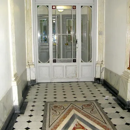 Place Wilson شقة